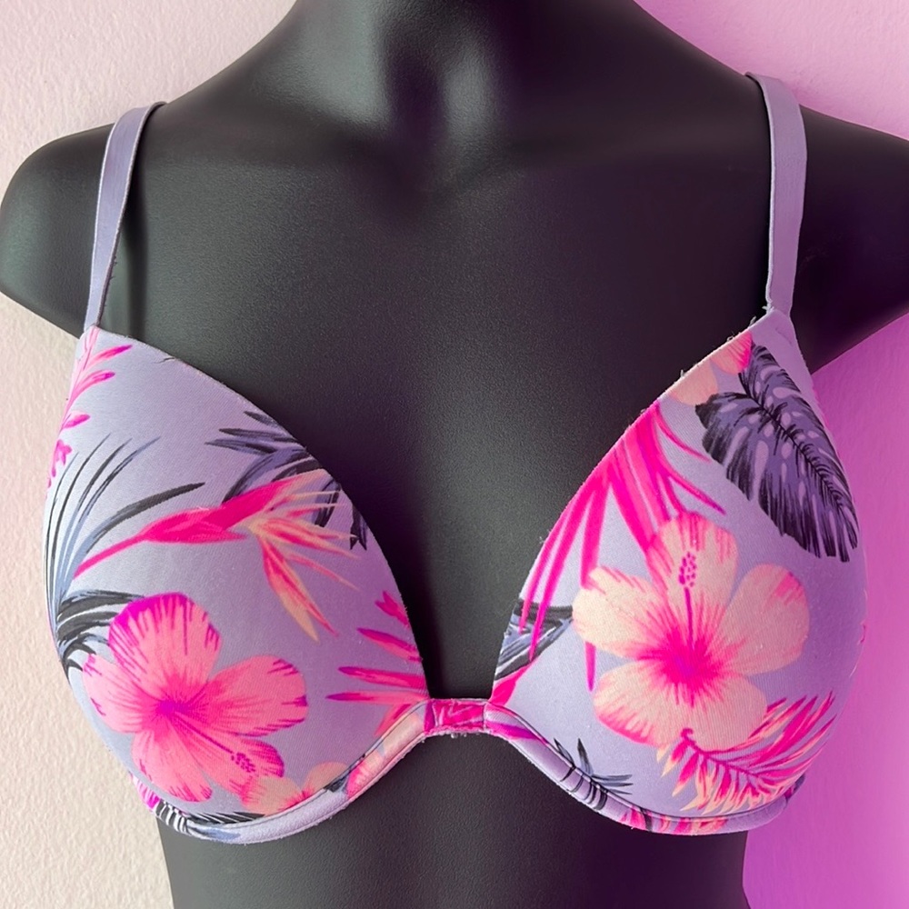 • PINK Victoria’s Secret Bra Wear Everywhere Super Push up
